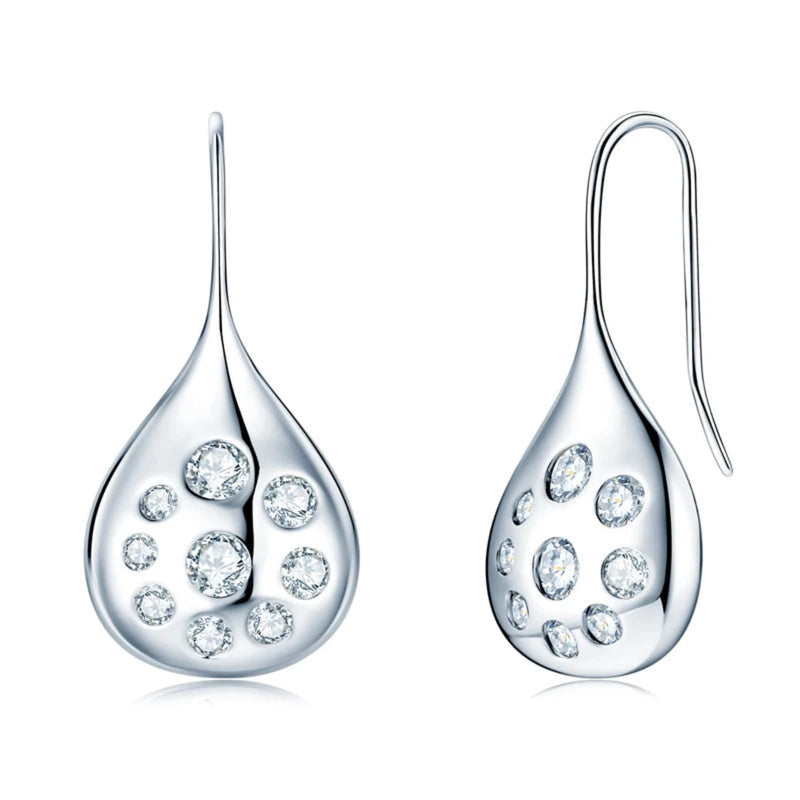 Lura Ohrringe aus 925er Silber – Tropfenform mit funkelnden Moissanite-Steinen Silber 