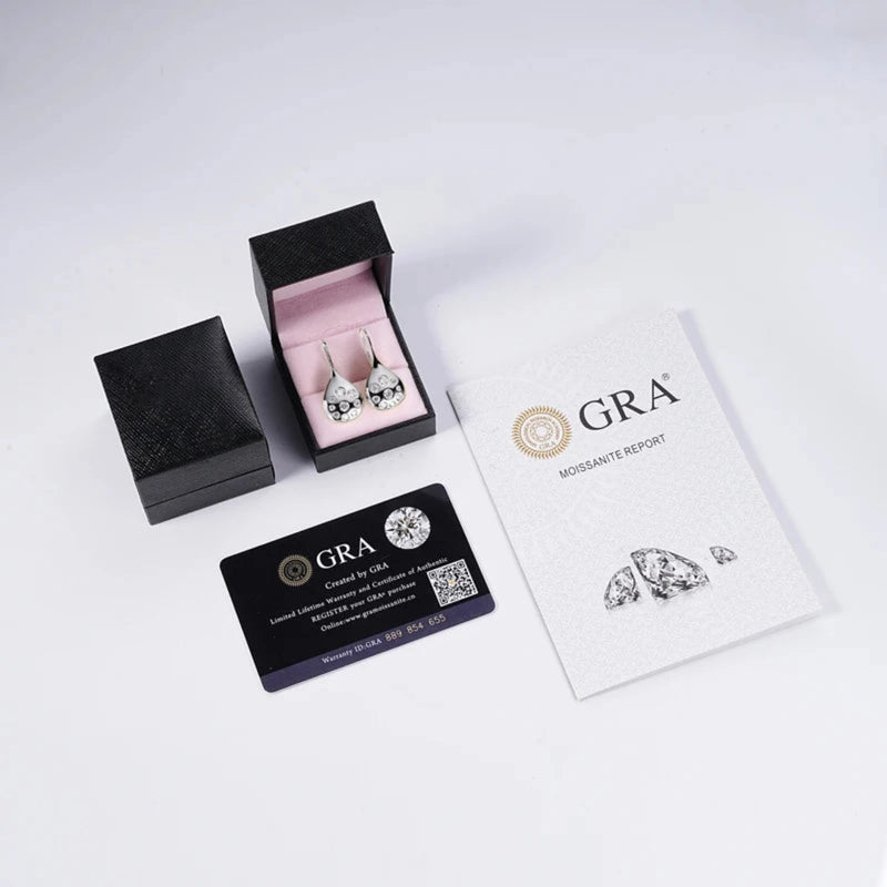 Lura Ohrringe mit GRA-Zertifikat in einer luxuriösen Geschenkbox – ideal für besondere Geschenke Verpackung 