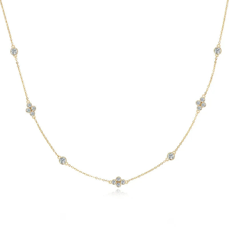 Lynelle Halskette mit Moissanite im Blütendesign, gefertigt aus 925er Silber, Round Cut Steine, ideal für besondere Anlässe und als Geschenk