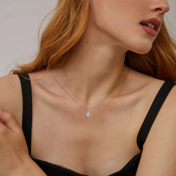 Wanda Halskette mit 45+5 cm Länge – klassisches Solitaire-Design aus Sterling Silber Moissanite